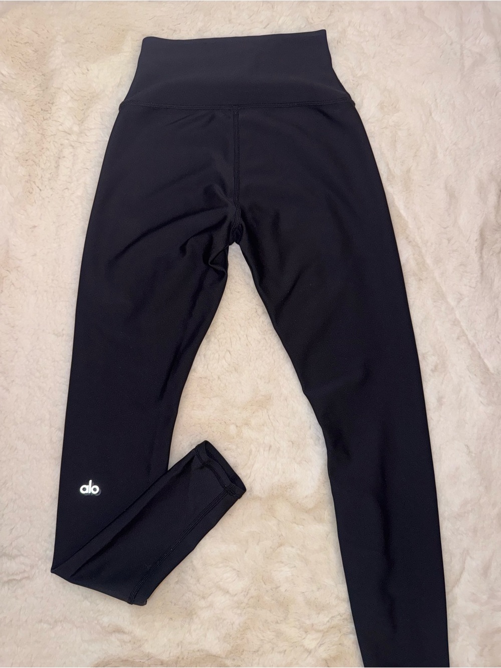 Alo Yoga Airlift black high-waist leggings